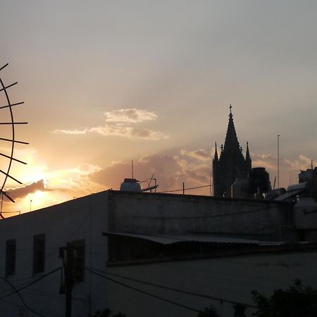 Casa Canario Hostel กัวดาลาฮารา ภายนอก รูปภาพ