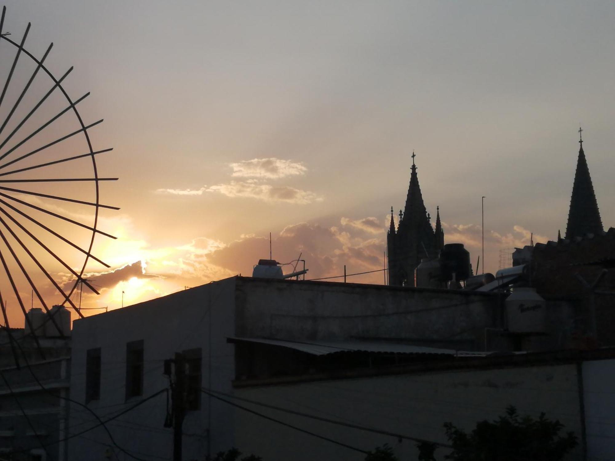 Casa Canario Hostel กัวดาลาฮารา ภายนอก รูปภาพ